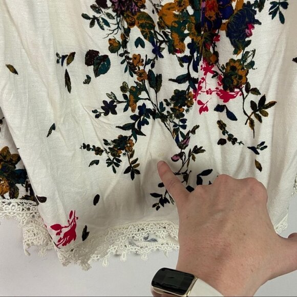 Luq Bohemian Bell Sleeve Off Shoulder Eyeshadow Crochet Trim Top Size Small Boho - Picture 12 of 13